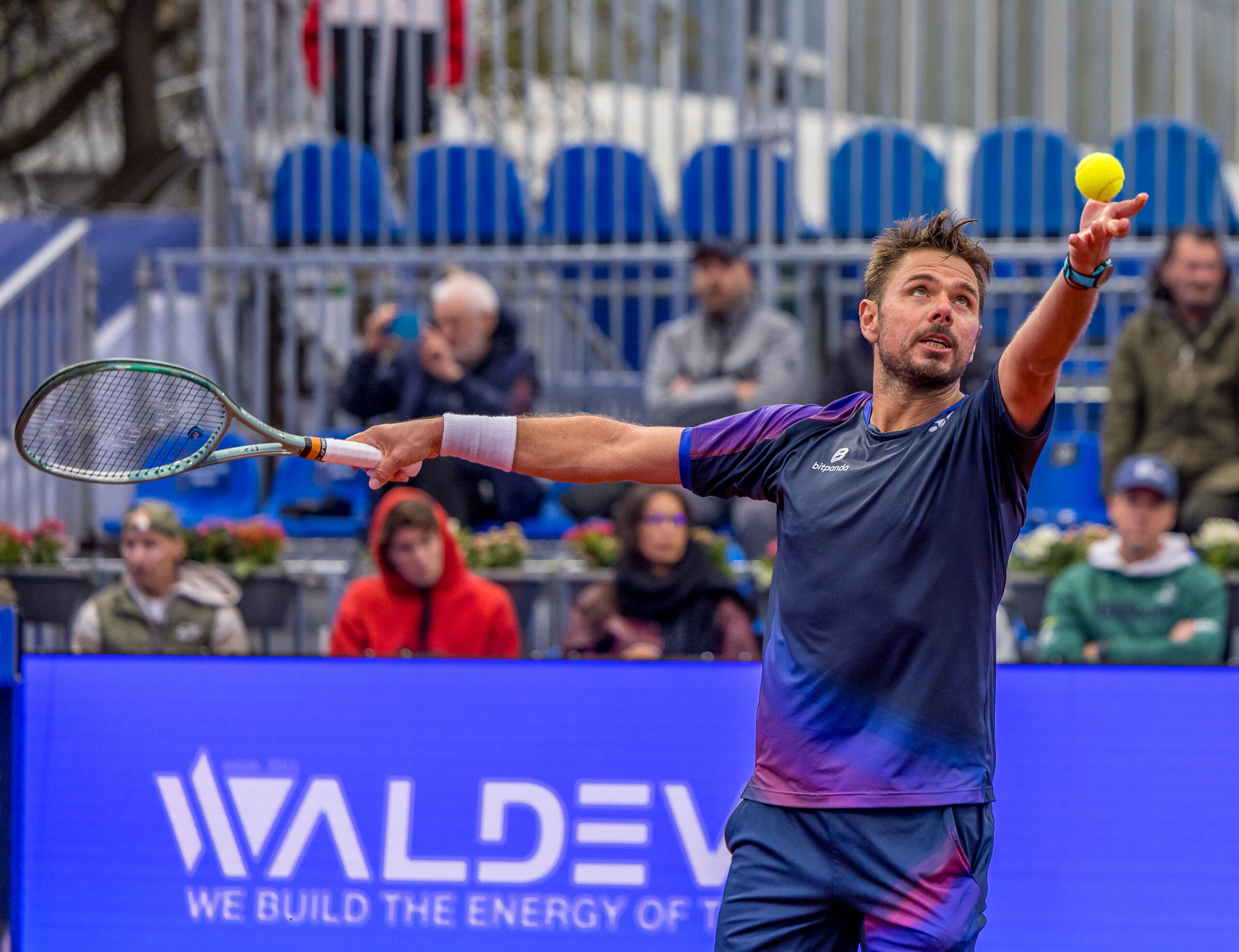 Stan Wawrinka, servind in meciul contra lui Timofey Skatov la ATP Tiriac Open, Bucuresti, Romania foto:Emil-Sebastian Popescu/SportPulse