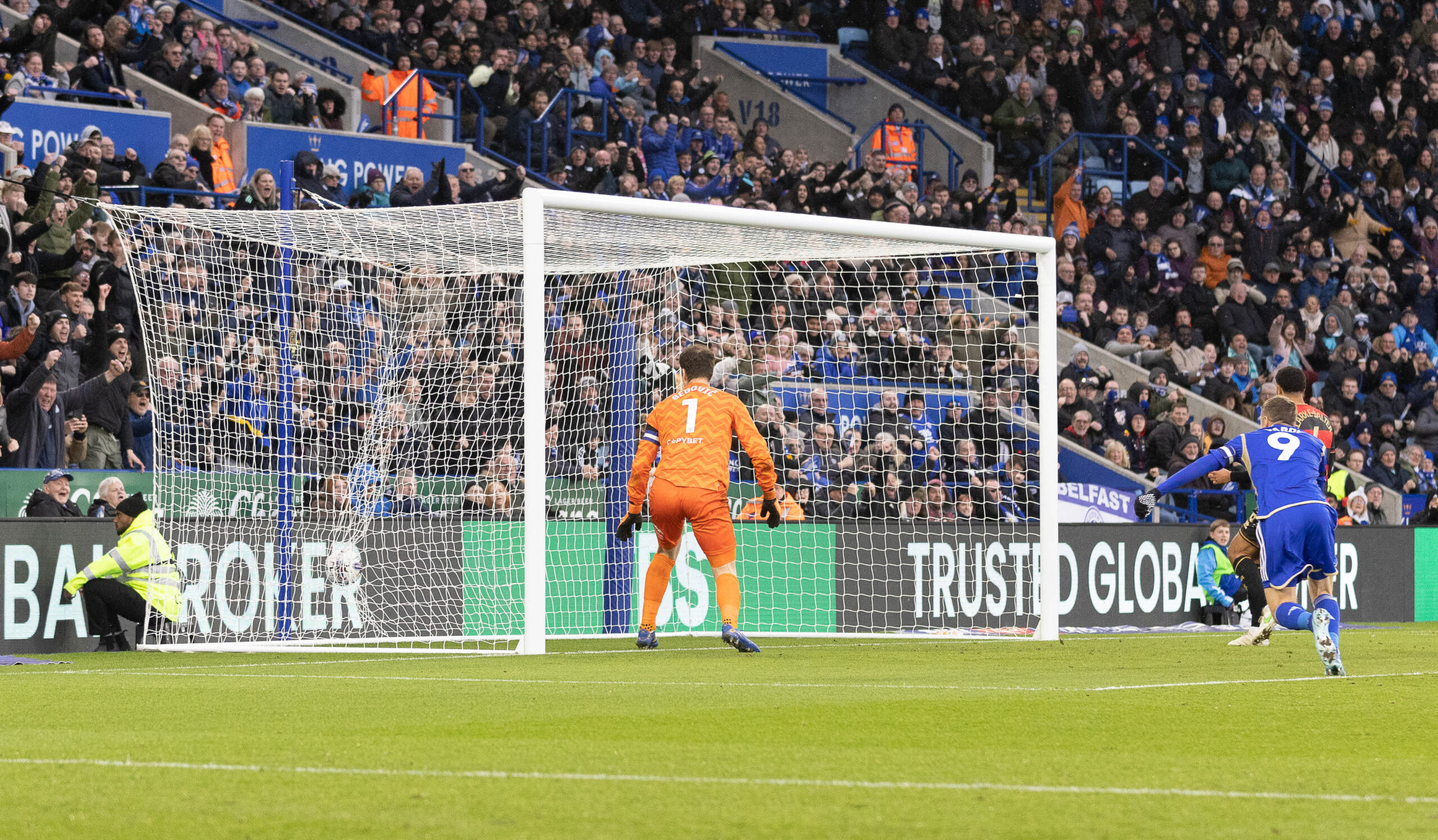 Jamie Vardy, Leicester City marcand pe King Power Stadium, Leicester, foto: Emil Sebastian Popescu