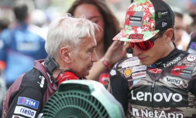 Marc Marquez si Davide Tardozzi, Ducati Lenovo Team, foto gold and Goose