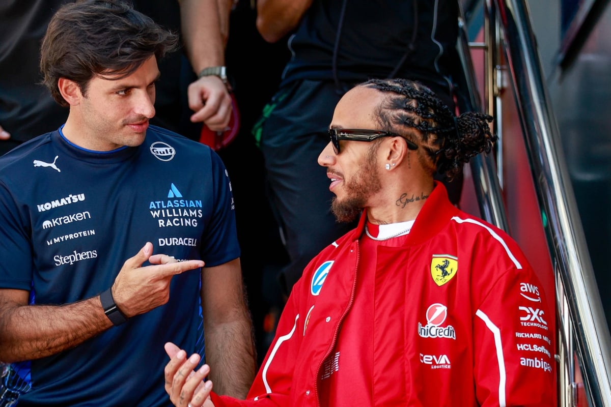 Carlos Sains si Lewis Hamilton, foto-Imago