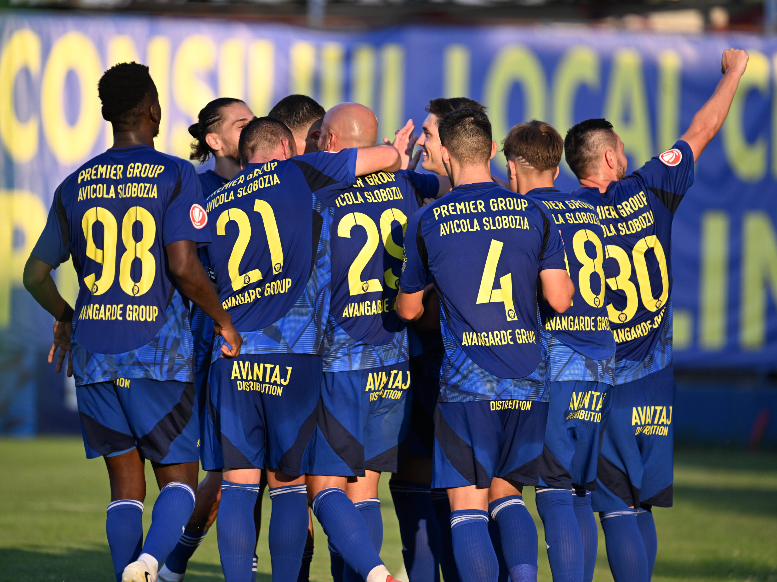 Bucurie a fotbalistilor de la Unirea Slobozia, © FOTO:Razvan Pasarica/SPORT PICTURES