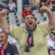 Suporter dinamovist celebrand la finalul meciului, foto: Emil Sebastian Popescu/SportPulse