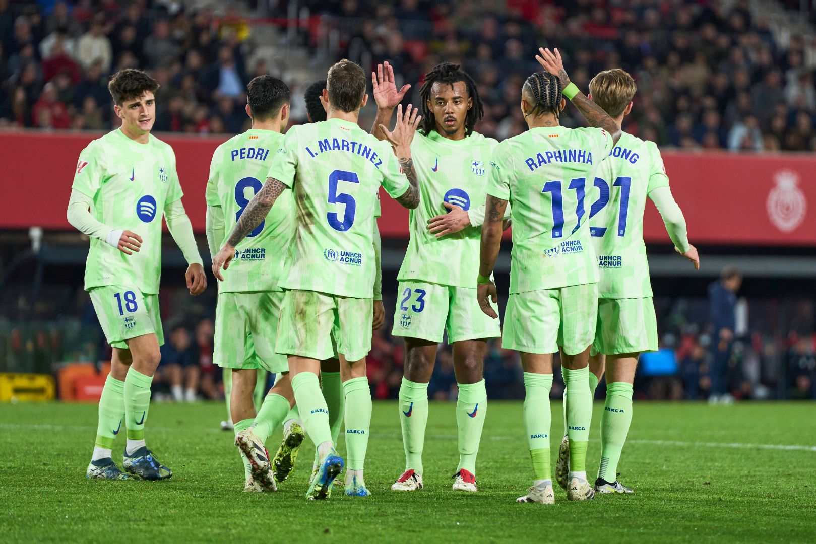 Jucatorii FC Barcelona celebrand golul, foto Imago