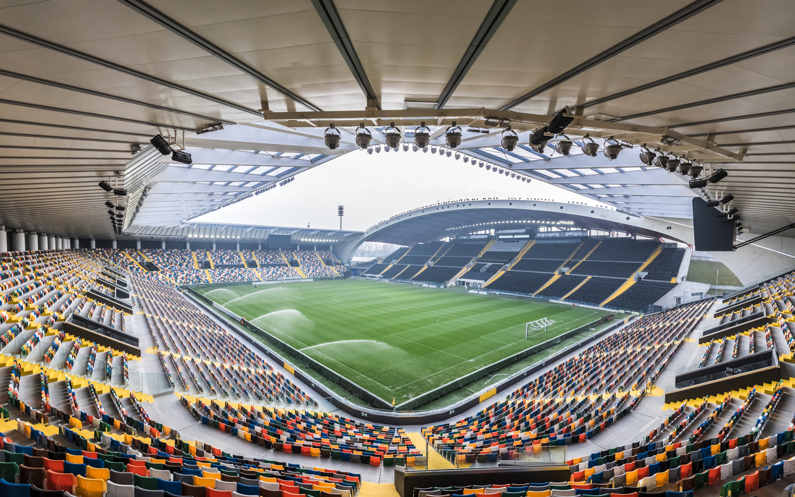 Stadio Friuli, Udine, Italia, foto - calmophoto