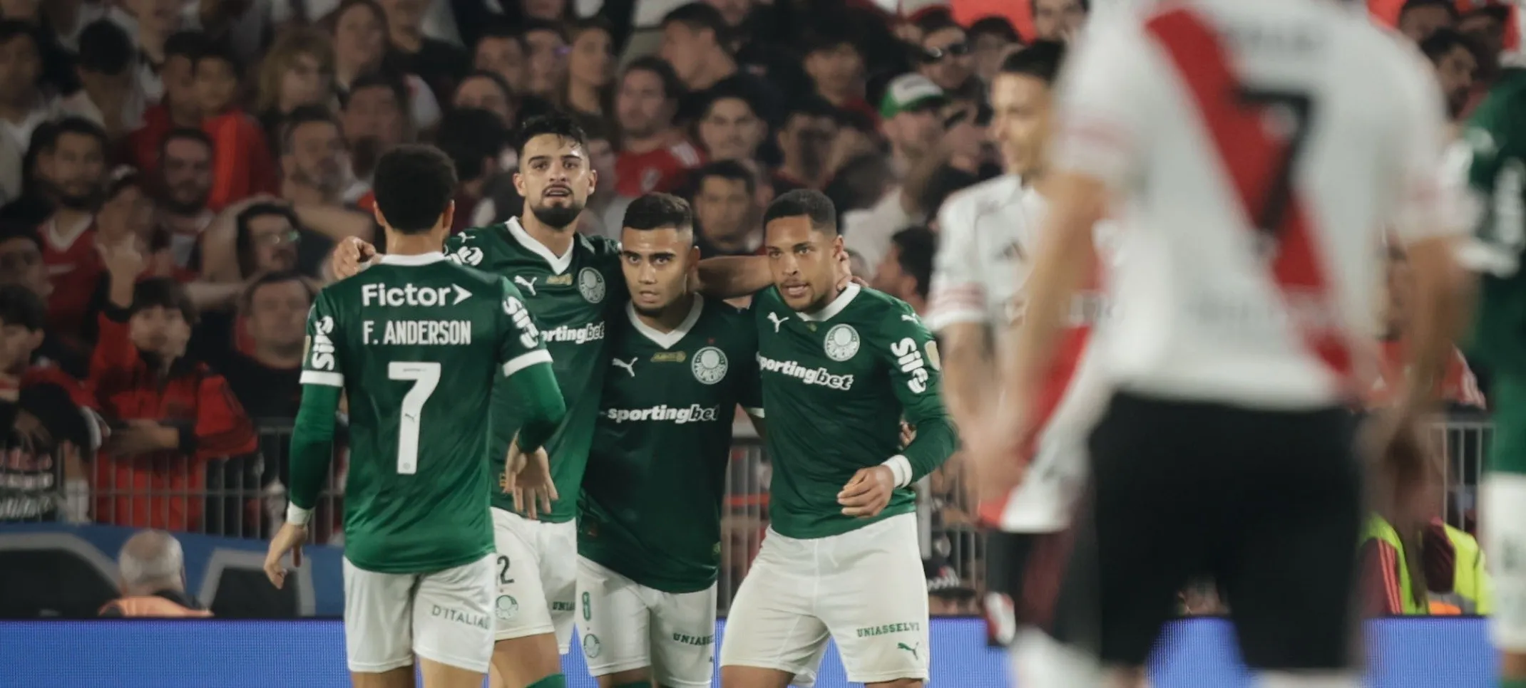Jucatorii lui Palmeiras celebrandd golul in meciul din Copa Libertadores impotriva lui River Plate, FOTO :IMAGO