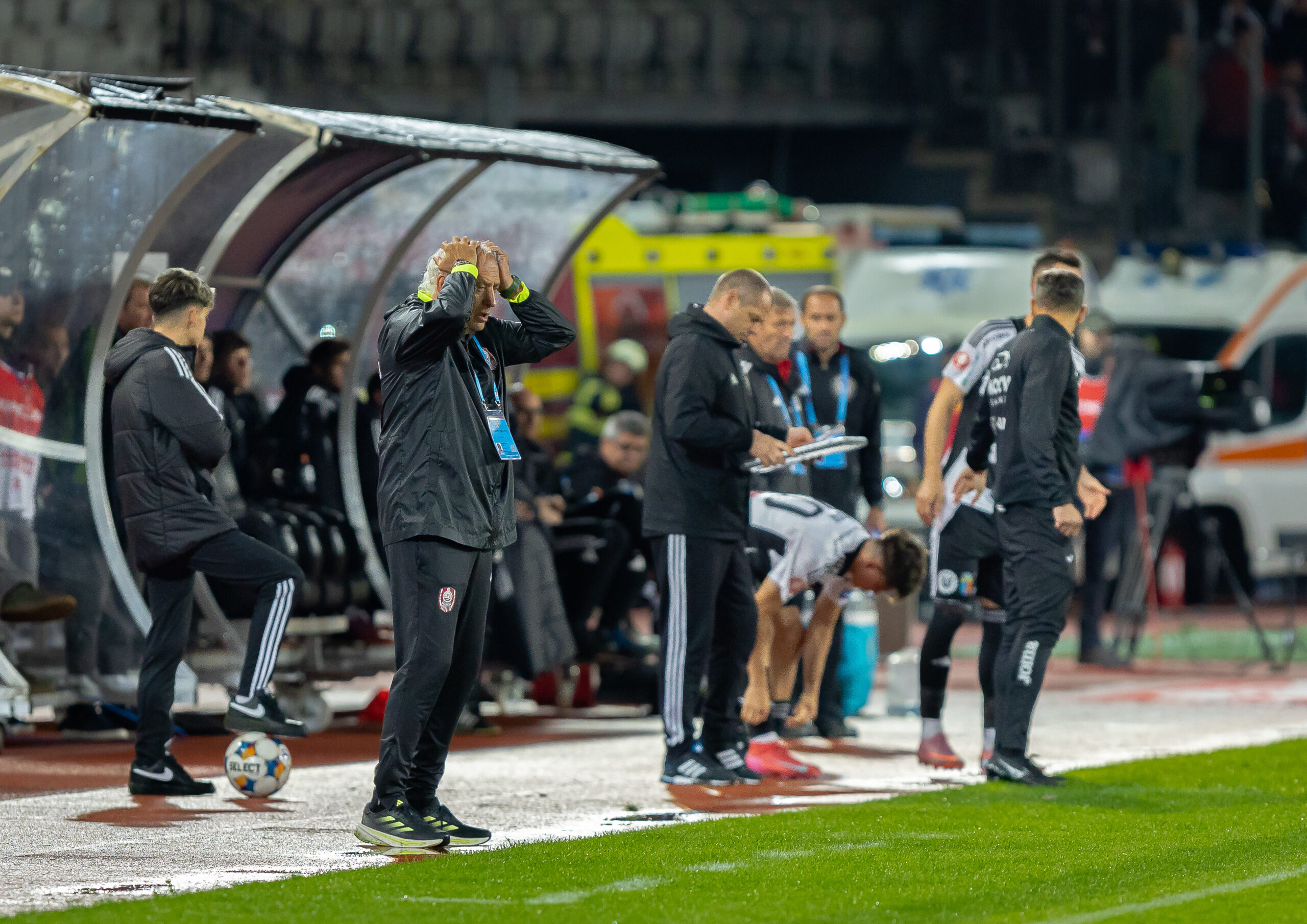 Andrea Mandorlini, antrenor CFR Cluj, in meciul de fotbal dintre U Cluj si CFR Cluj, din cadrul Superligii Superbet, desfasurat pe Stadionul Cluj Arena din Cluj-Napoca, luni 29 septembrie 2025. FOTO: Emil-Sebastian Popescu/SportPulse