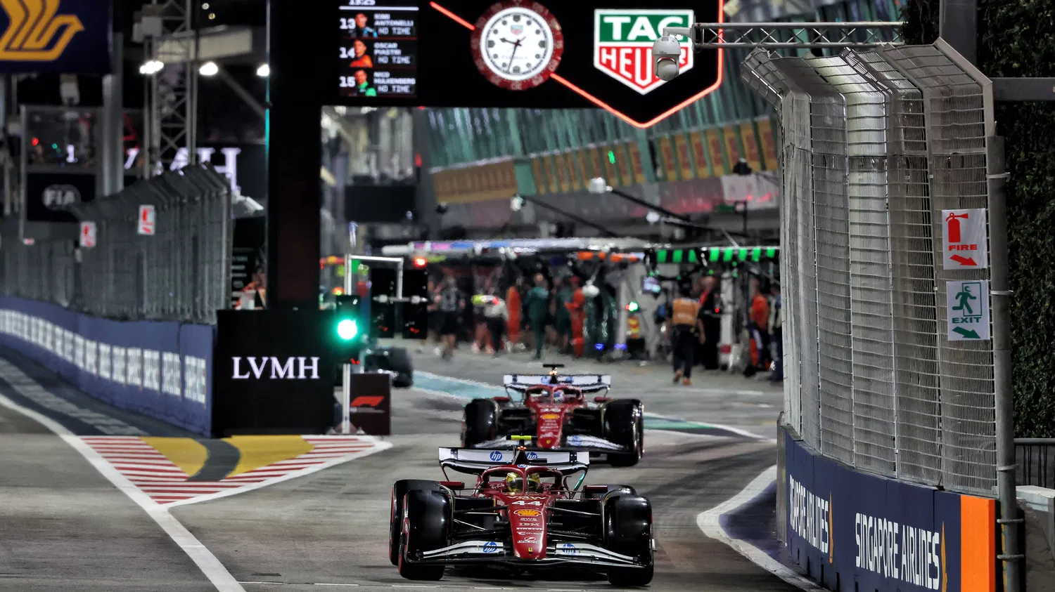 Monoposturile Ferrari iesind de la boxe, FOTO: CalmoPhoto