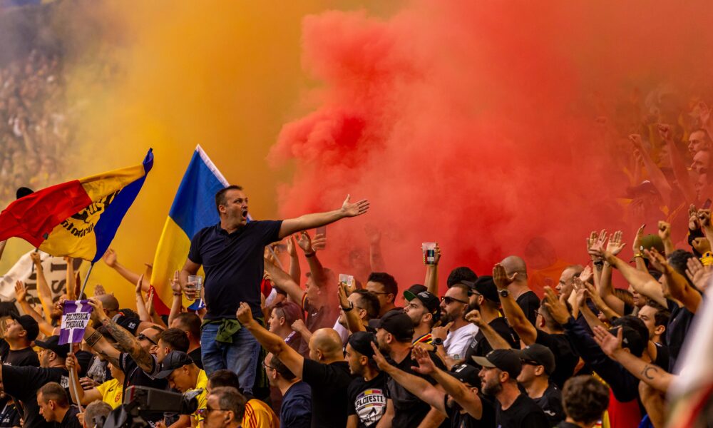 Suporterii echipei nationale a Romaniei, "zidul galben", FOTO/Emil Sebastian Popescu/espPhoto