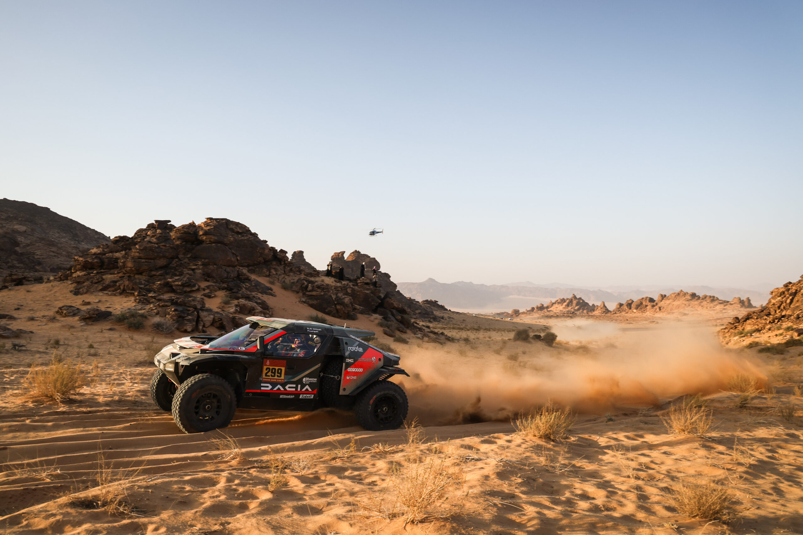 299 AL-ATTIYAH Nasser (qat), LURQUIN Fabian (bel), The Dacia Sandriders, Dacia, Ultimate, BF Goodrich, FIA W2RC, action during the Stage 5 of the Dakar 2026, on January 8, 2026 between Bivouac Refuge and Hal, Saudi Arabia