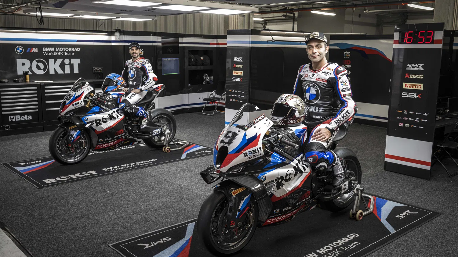Danilo Petrucci si Miguel Oliveira on 2026 BMW WorldSBK bikes. Credit- BMW