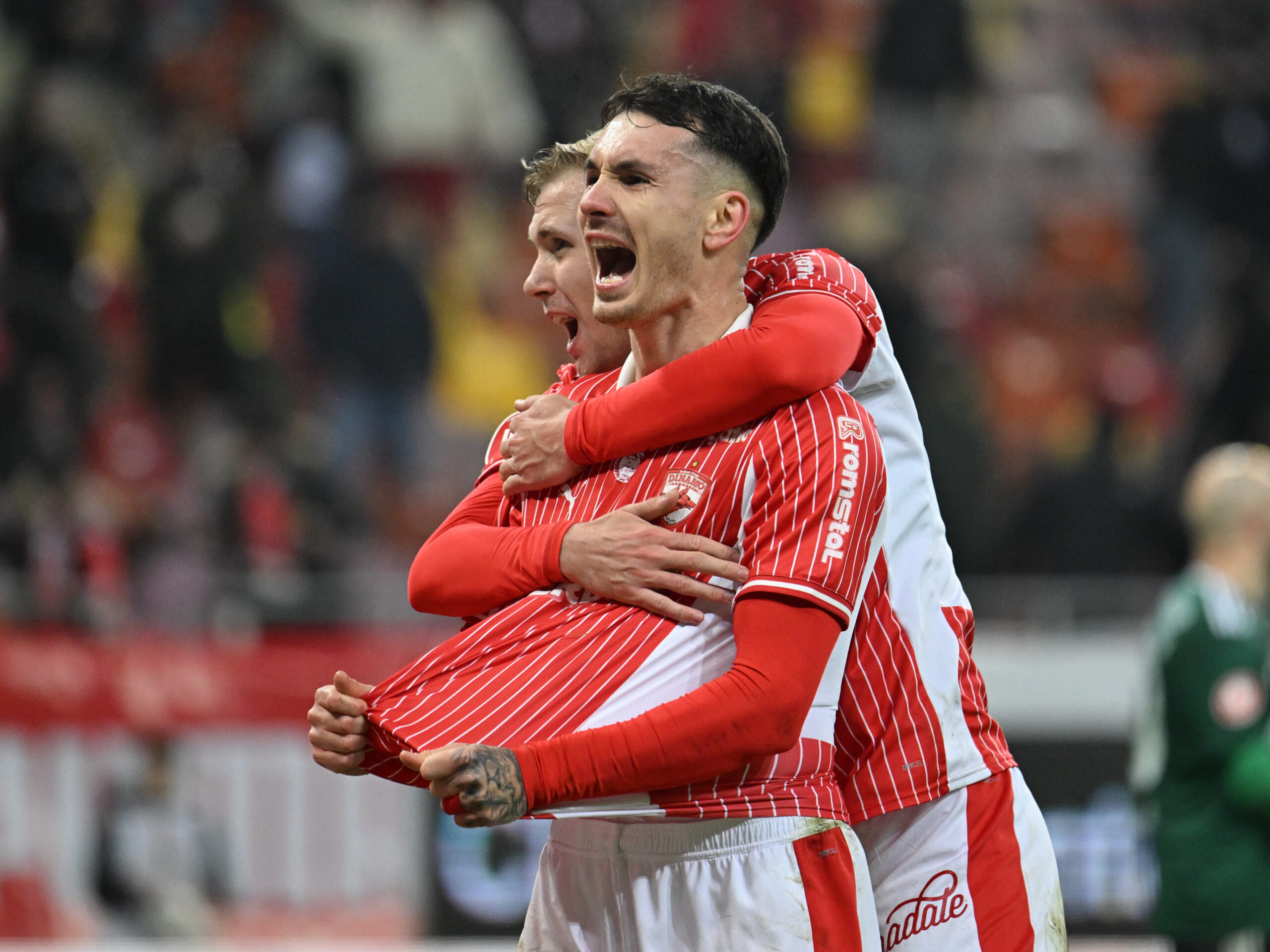 Raul Marian Oprut se bucură dupa un gol marcat alături de Cristian Petrisor Mihai in meciul de fotbal dintre Dinamo Bucuresti si Unirea Slobozia, din cadrul Superligii Superbet, desfasurat pe Arena Nationala din Bucuresti, luni 16 februarie 2026. © FOTO:Razvan Pasarica/SPORT PICTURES