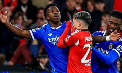 Vinicius Jr reclamand injurii rasiste in timpul partidei dintre Benfica vs Real Madrid, FOTO:BBC