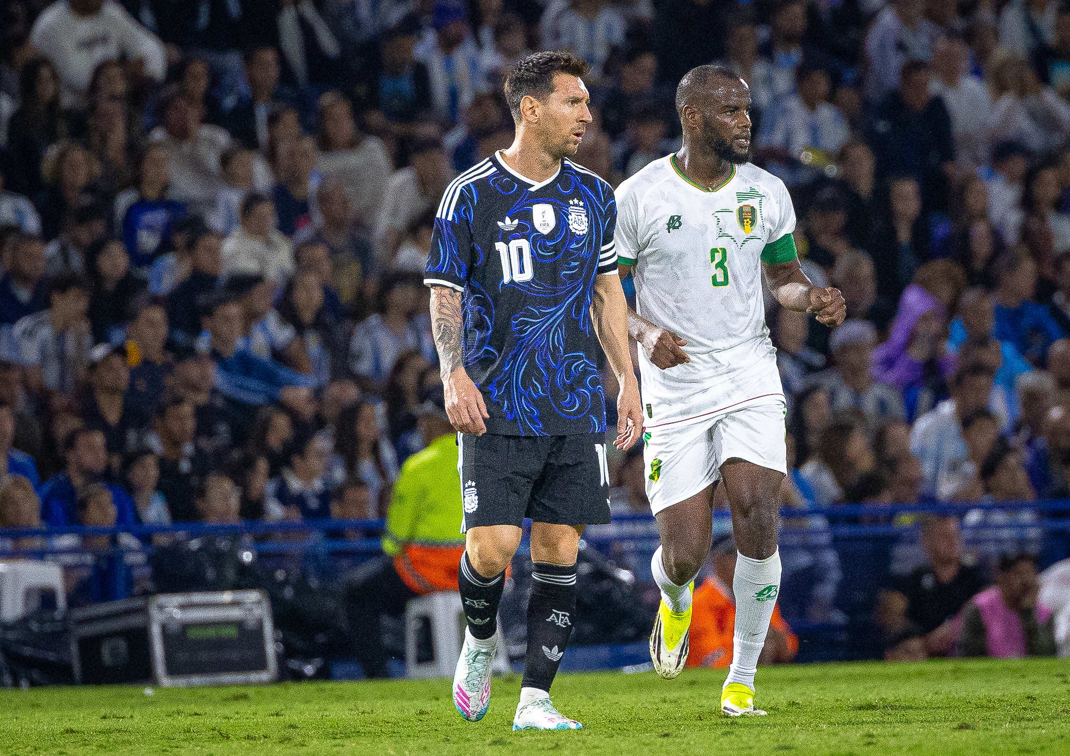 Lionel Messi Argentina si Aly Abeid Mauritania, in partida amicala de fotbal dintre Argentina vs Mauritania, test important inaintea Cupei Mondiale FIFA 2026, desfasurat pe Stadionul LaBombonera, Buenos Aires, Argentina, 27 martie 2026 FOTO: Emil-Sebastian Popescu/ESPphoto/SportPulse