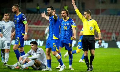 Bastoni eliminat in timpul partidei cu Bosnia Hertegovina, in barajul de calificare la cupa mondiala FIFA 2026, FOTO: Marca