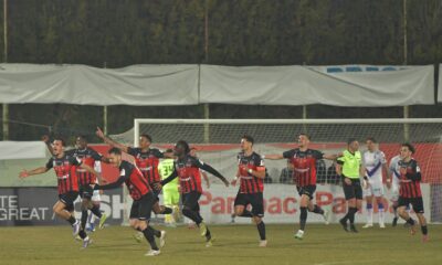 Fotbalistii bistriteni se bucura dupa un gol marcat de Mehdi Lehaire in meciul de fotbal dintre FC Arges si CS Gloria Bistrita, contand pentru Cupa Romaniei Betano, desfasurat pe Stadionul Orasenesc din Mioveni, miercuri 4 martie 2026. © FOTO:Mihai Nitoiu/SPORT PICTURES