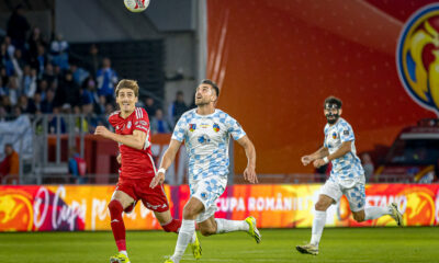 Marius Coman in duel pentru balon in finala Cupei Romaniei dintre Corvinul Hunedoara si Otelul Galati, 15 Mai 2024, Sibiu, FOTO/ Emili Sebastian Popesci/ ESPphoto