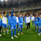 Fotbalistii craioveni Mihnea Gabriel Radulescu, Florin Bogdan Stefan, Juraj Badelj, Alexandru Cretu, Aime Steven Nsasa Nsimba Labe, Nicusor Silviu Bancu, Screciu Vladimir Ionuț, Nikola Stefanovic, Anzor Mekvabishvili, Carlos Andrei Mora Montoya si Oleksandr Romanchuk saluta galeria dupa meciul de fotbal dintre Dinamo Bucuresti si Universitatea Craiova, din cadrul Cupei Romaniei Betano, desfasurat pe Arena Nationala din Bucuresti, joi 23 aprilie 2026. © FOTO:Razvan Pasarica/SPORT PICTURES