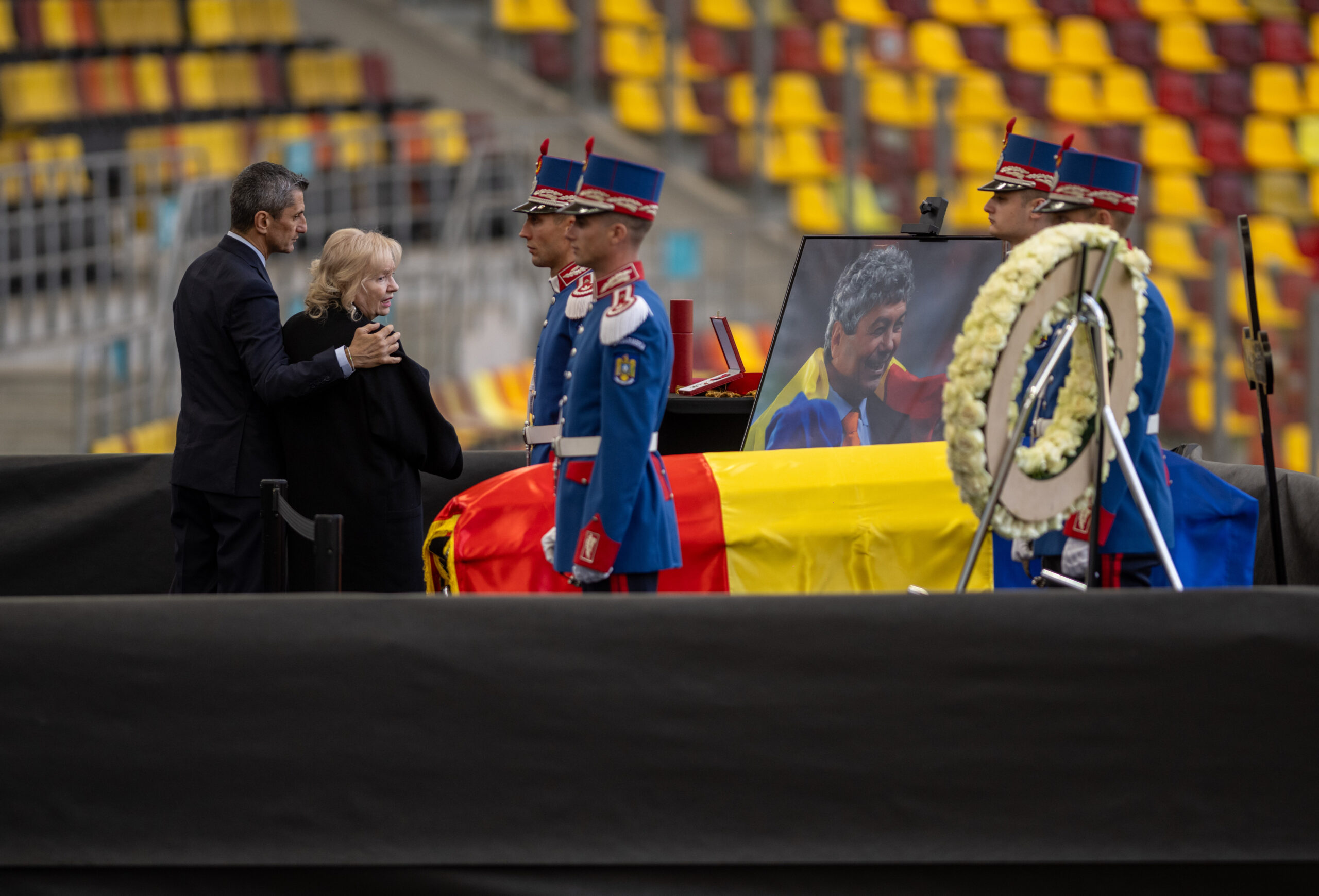 Razvan Lucescu si Neli Lucescu participa la funeraliile lui Mircea Lucescu de pe Arena Nationala din Bucuresti, miercuri 8 aprilie 2026. © FOTO:Raed Krishan/SPORT PICTURES