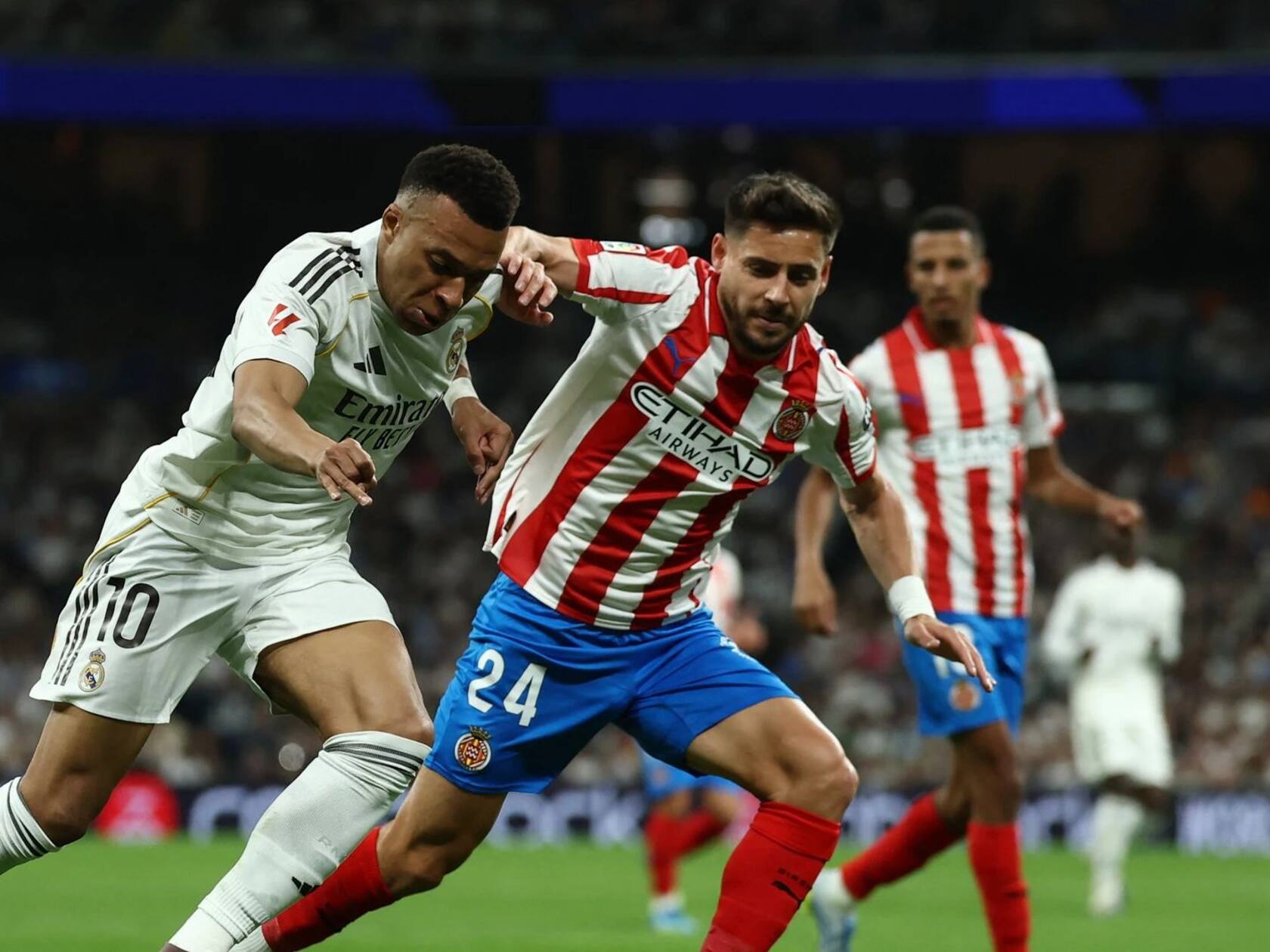 Mbappe in duel cu Alex Moreno, FOTO: CalmoPhoto