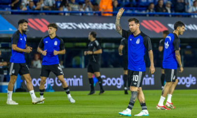 Lionel Messi, capitanul selectionatei Argenina salutand publicul argentinian de pe celebrul stadion La Bombonera, Buenos Aires, Argentina FOTO/ Emil Sebastian Popescu/ ESPphoto