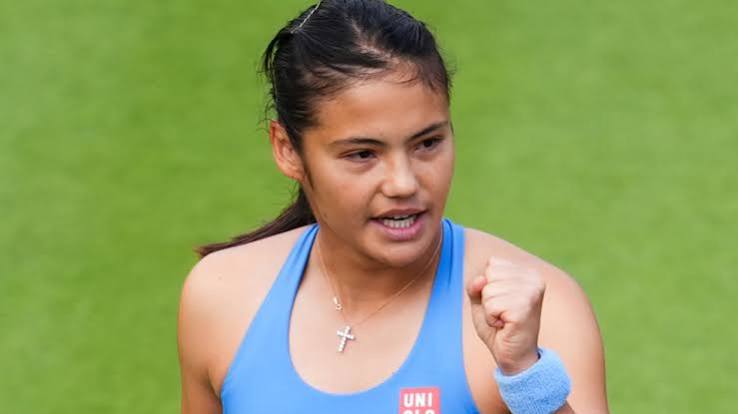 Emma Raducanu, WTA Queen's London, FOTO: SkySports