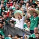 Fanii mexicani cantant in tribunele celebrului Estadio Azteca, FOTO: Getty/AFA