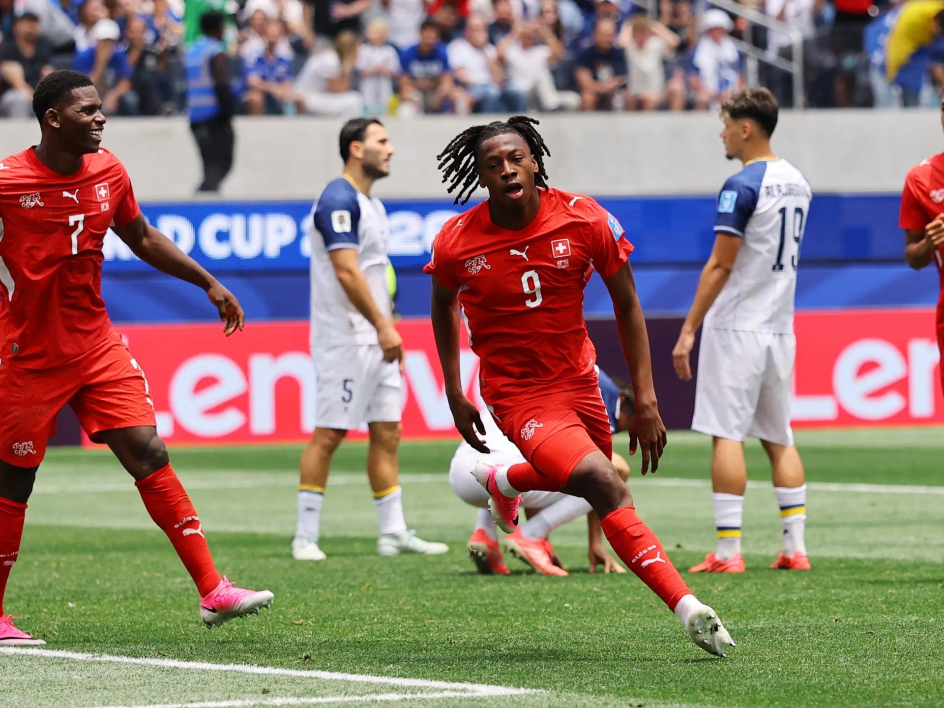 Johan Mazambi, Elvetia, celebrand gupa golul marcat, FOTO:AFP