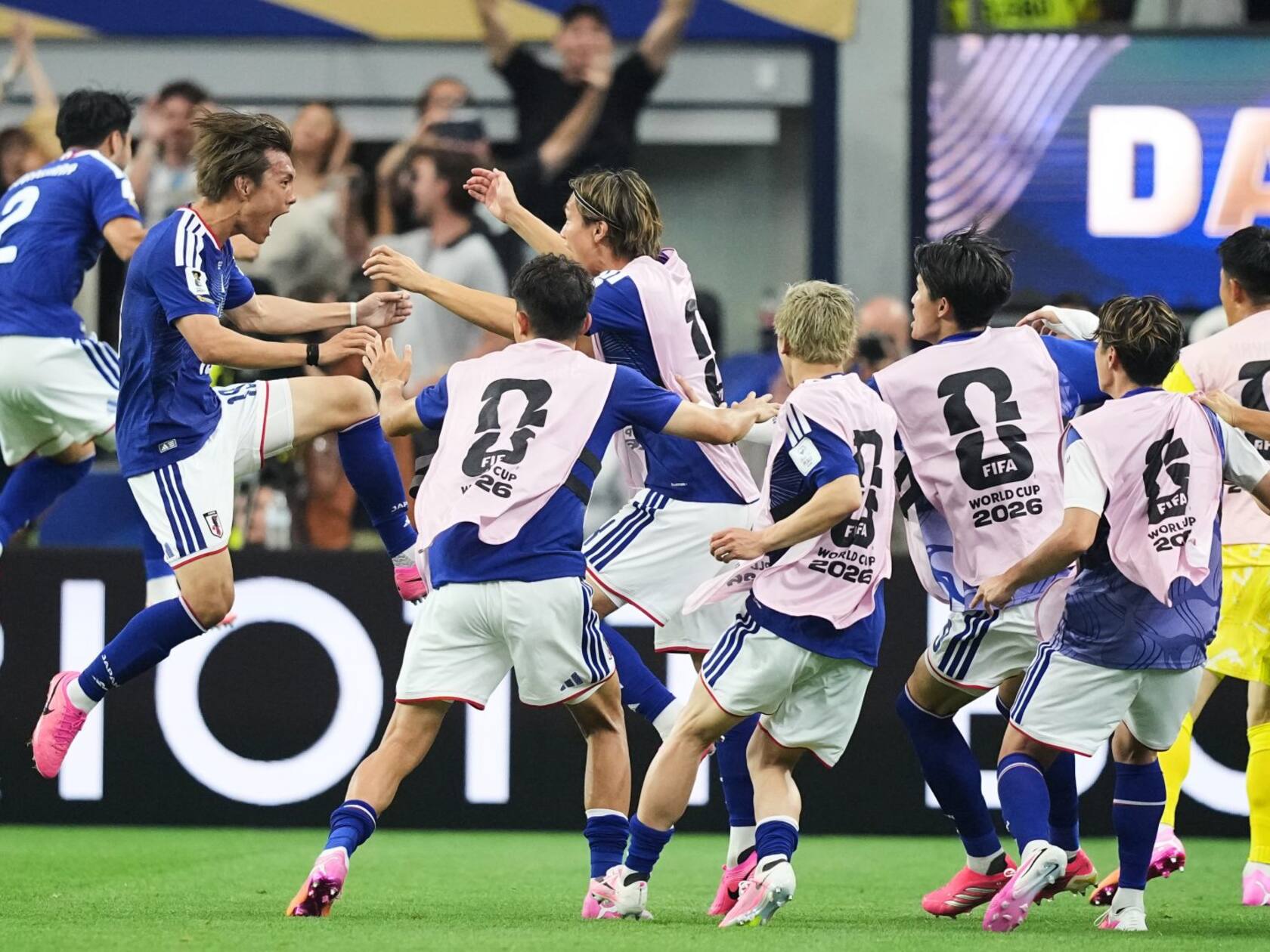 Jucatorii Japoniei celebrand, FOTO:IMAGO
