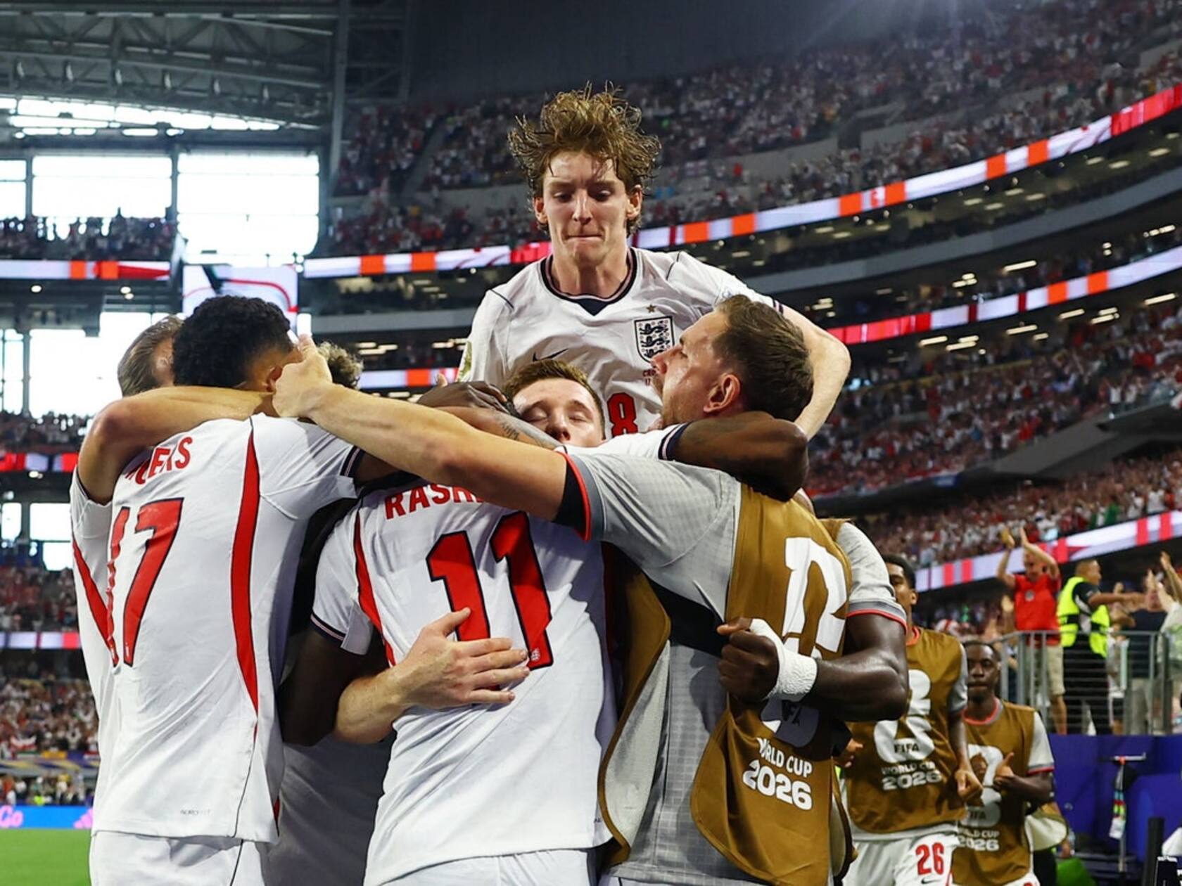 Jucatorii englezi celebrand, FOTO:IMAGO