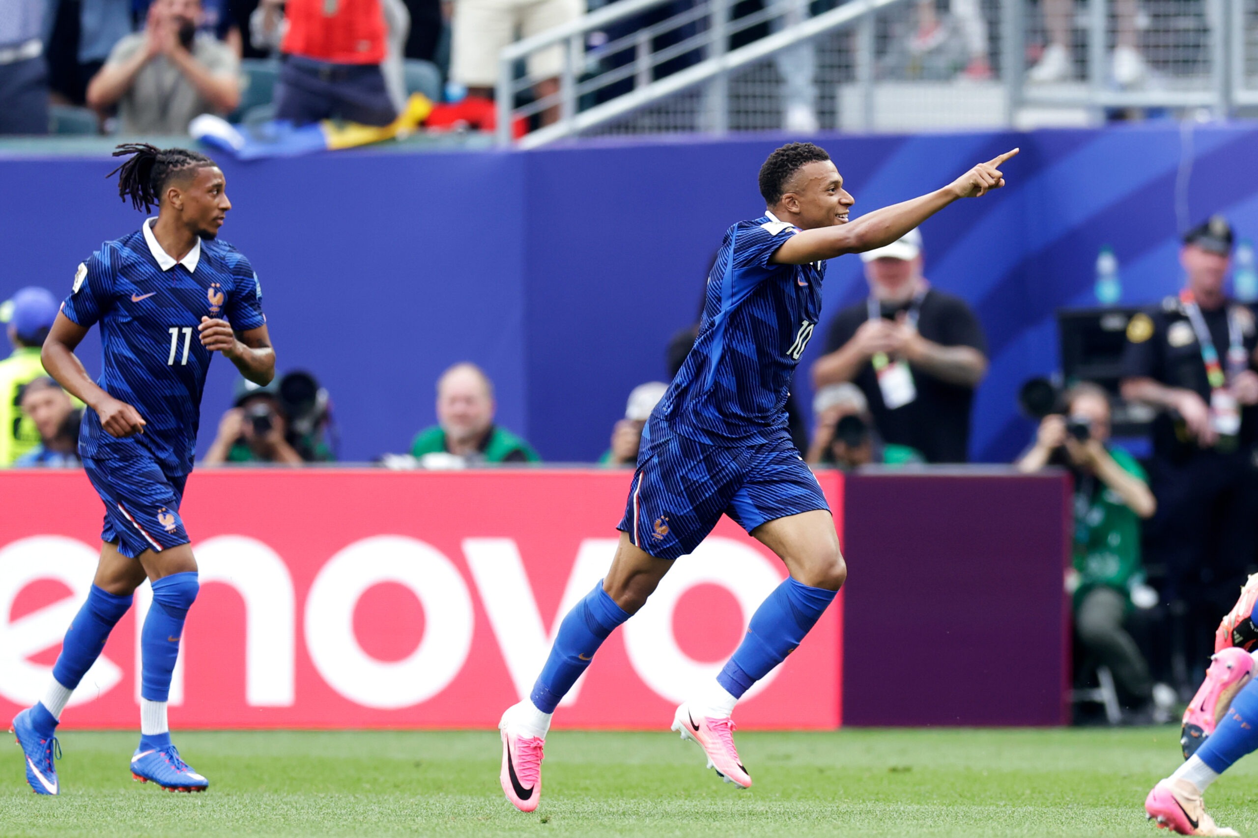 Kylian Mbappe celebrand marcarea primului gol, FOTO: Opta