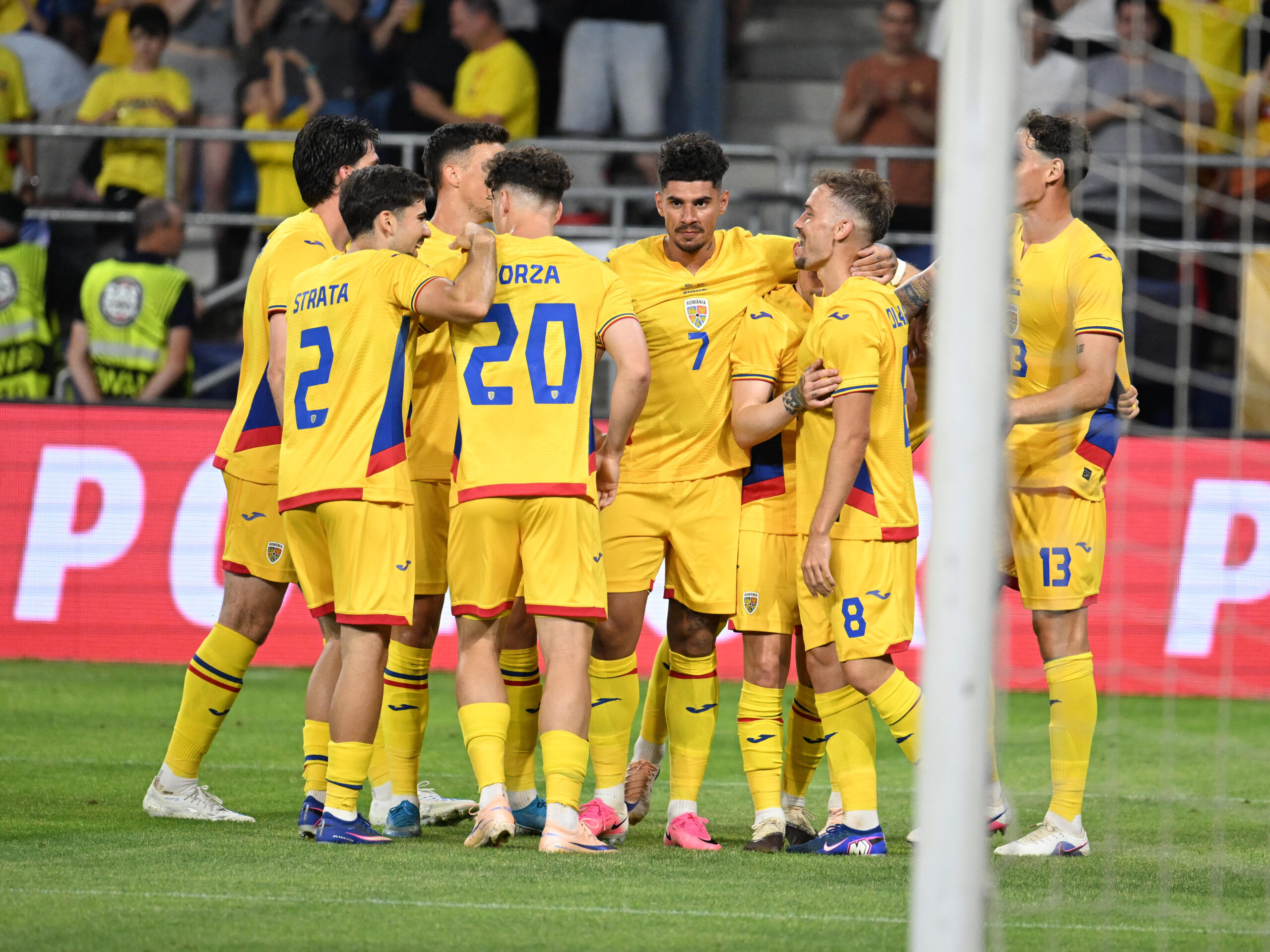 Bucurie a fotbalistilor romani Tony Strata, Andrei Borza, Florinel Coman, Darius Olaru si Matei Ilie dupa un gol marcat in meciul amical de fotbal dintre Romania si Tara Galilor, desfasurat pe Stadion Steaua-Ghencea din Bucuresti, sambata 6 iunie 2026. © FOTO:Razvan Pasarica/SPORT PICTURES