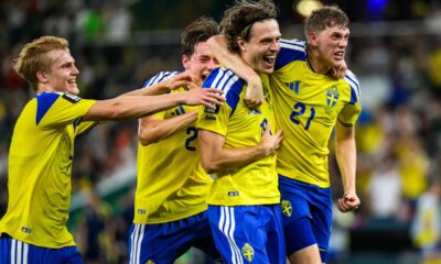 Lucas Bergvall, Elliot Stroud, Mattias Svanberg si Alexander Bernhardsson, celebrand golul patru in partida impotriva Tunisiei de la Cupa Mondiala, FOTO/ J. Marklund/ AP