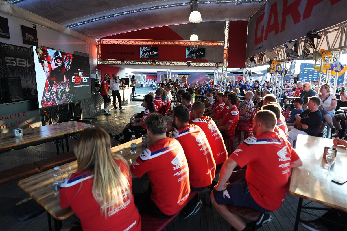 Celebrarea lui Jonathan Rea de la Donington Park, FOTO:WSBK