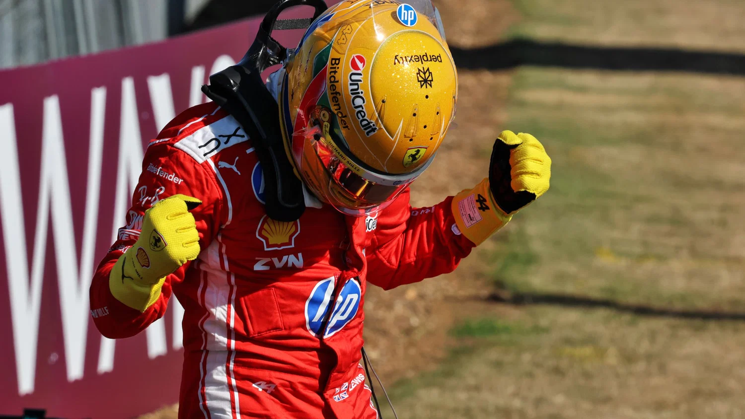 Hamilton celebrand pole-ul dinn sprintul de la Silverstone, FOTO:XPB Images