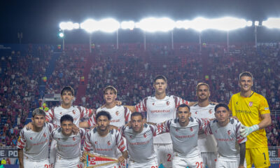 Jucatorii lui Estudiantes de La Plata inaintea inceperii partidei, FOTO/ Emil Sebastian Popescu/ ESPphoto/SportPulse