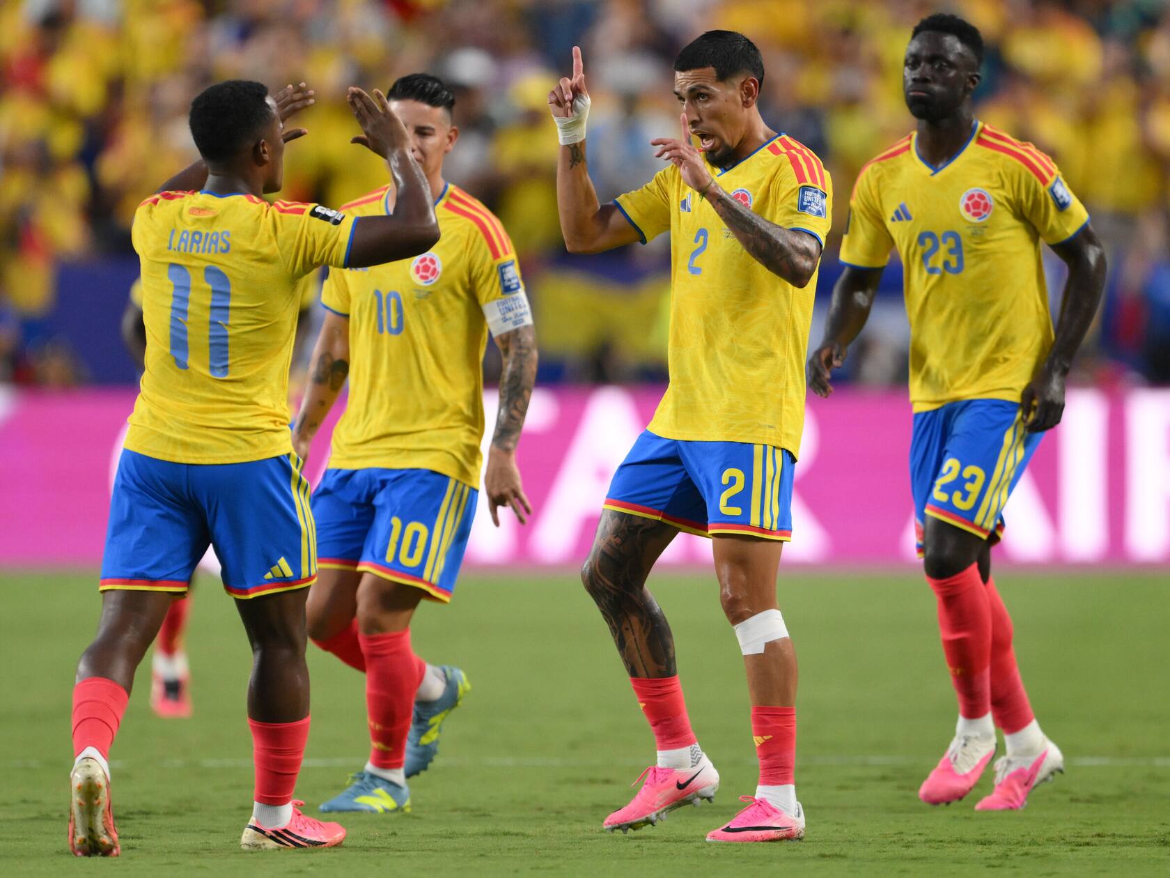 Jucatorii columbieni celebrand, FOTO:EFE