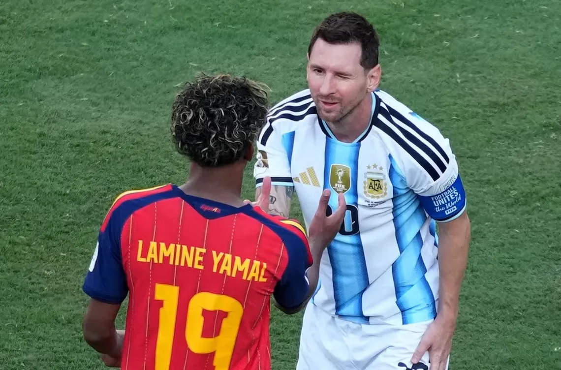 Lionel Messi si Lamine Yamal, FOTO:IMAGO