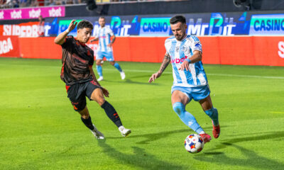 Daniel Nicolae Pirvulescu, de la Corvinul Hunedoara in duel cu David Irimia de la Dinamo Bucuresti, in partida din SuperLiga, etapa a 7-a, Corvinul vs Dinamo, Stadion Francisc Neuman, Arad, FOTO/Andrei Apolzan/SportPulse