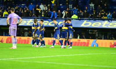 Jucatorii lui Boca Juniors celebrand golul marcat, FOTO/Julio Mancini/SportPulse