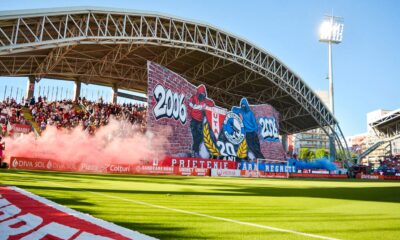 Coregrafia comuna a galeriilor celor de UTA Arad si Corvinul Hunedoara, FOTO/ Alex Florea/SportPulse