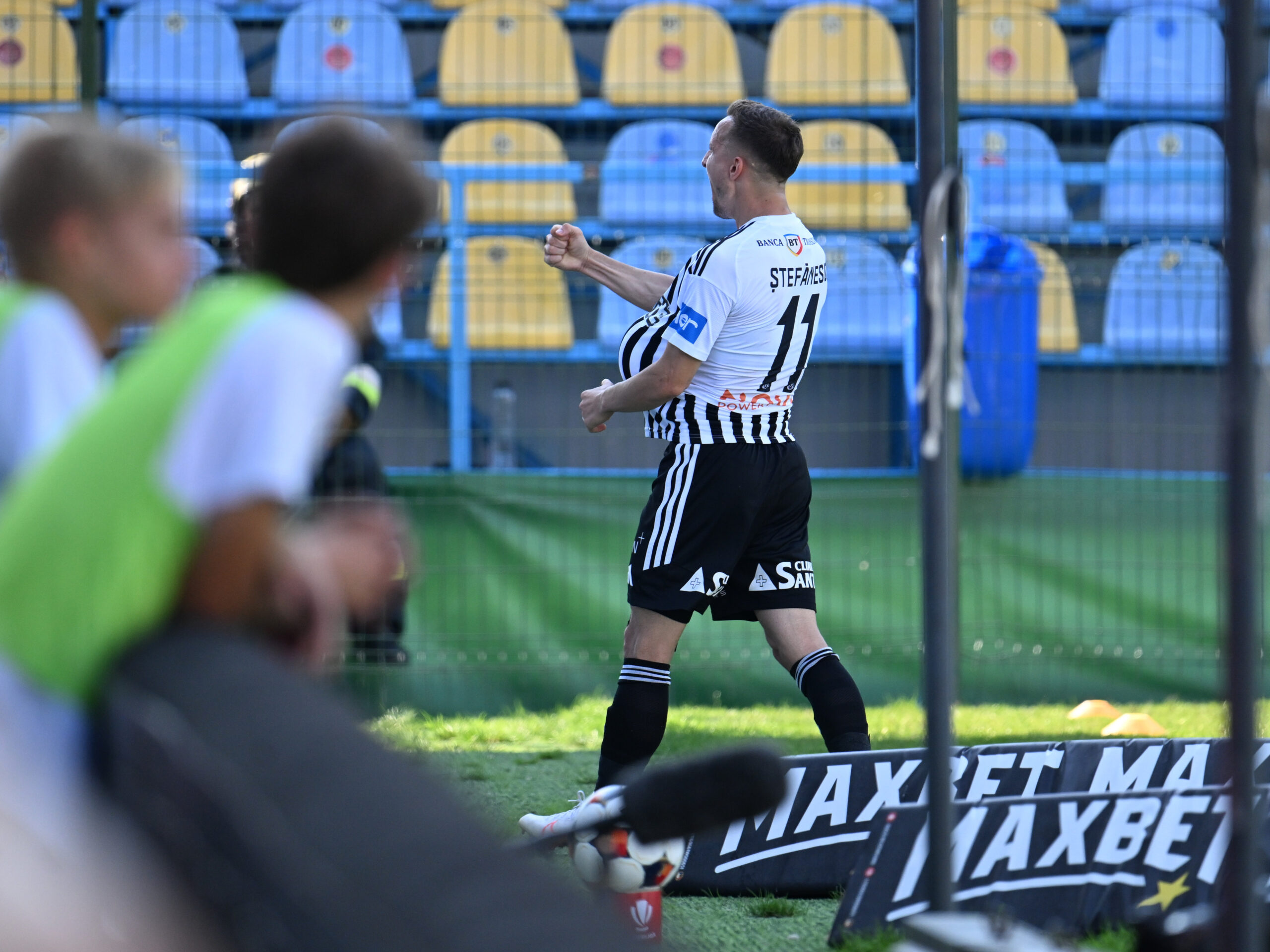 Marius Stefanescu se bucura dupa un gol marcat in meciul de fotbal dintre FC Voluntari si Universitatea Cluj, contand pentru Superliga Superbet, desfasurat pe Stadionul Anghel Iordanescu din Voluntari, duminica 20 septembrie 2026. © FOTO:Razvan Pasarica/SPORT PICTURES