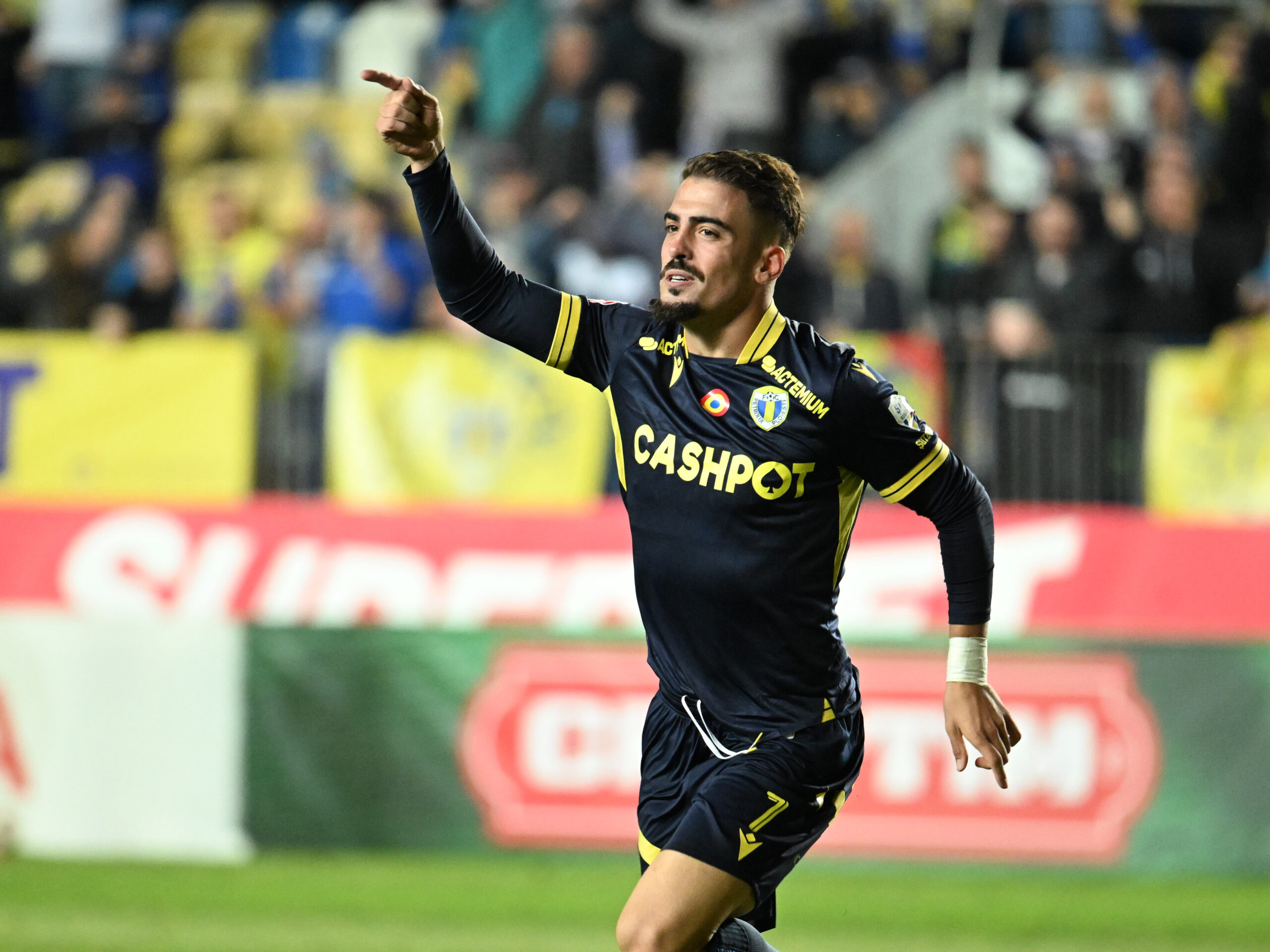 Rodrigo Miguel Forte De Paes Martins se bucura dupa un gol marcat in meciul dintre Petrolul Ploiesti si FK Csikszereda Miercurea Ciuc, contand pentru Superliga Superbet, desfasurat pe Stadionul Ilie Oana din Ploiesti, luni 21 septembrie 2026. © FOTO:Razvan Pasarica/SPORT PICTURES