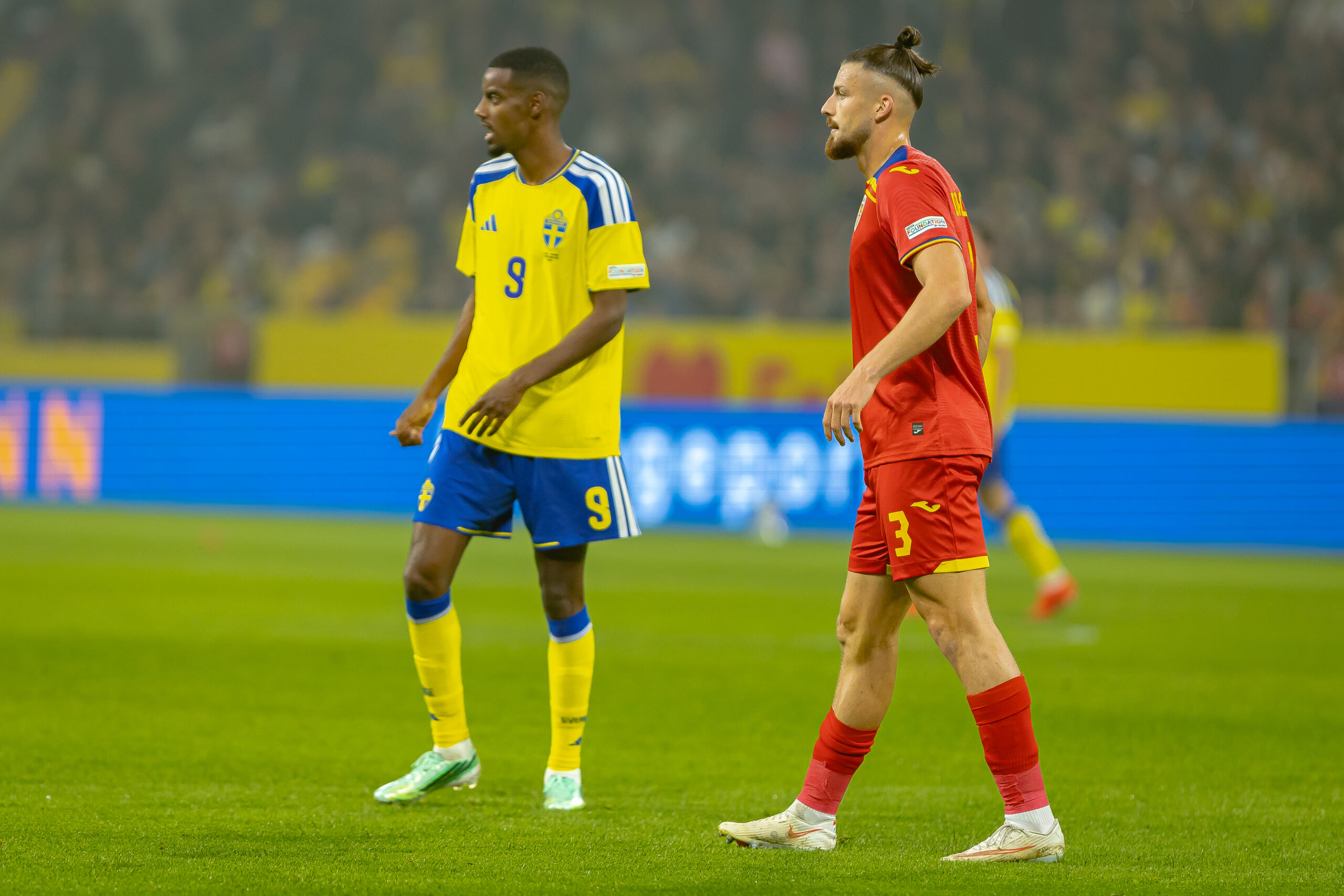Isak Alexander si Radu Dragusin in timpul partidei Suedia vs Romania din UEFA Nations League, disputata pe Strawberry Arena, Solna, Suedia © FOTO:Emil Sebastian Popescu/ESPphoto/SportPulse