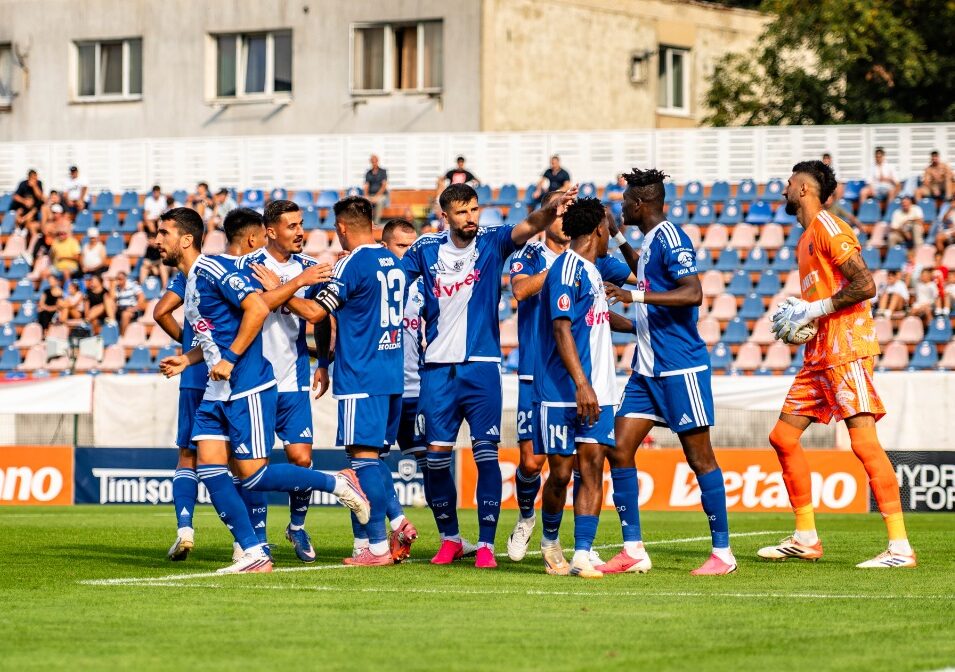 Bucurie alb albastra cu Emmanuel Yeboah si coechipierii sai in meciul dintre FC Botosani vs Corvinul Hunedoara, contand pentru Cupa Romaniei Betano, desfasurat pe Stadionul Municipal din Botosani, miercuri 2 septembrie 2026. © FOTO:Raul Marica
