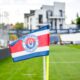 Detaliu cu steagul de corner purtând logo-ul clubului Oțelul Galați, pe stadionul din Galați, România, © FOTO: Raul Marica / SportPulse