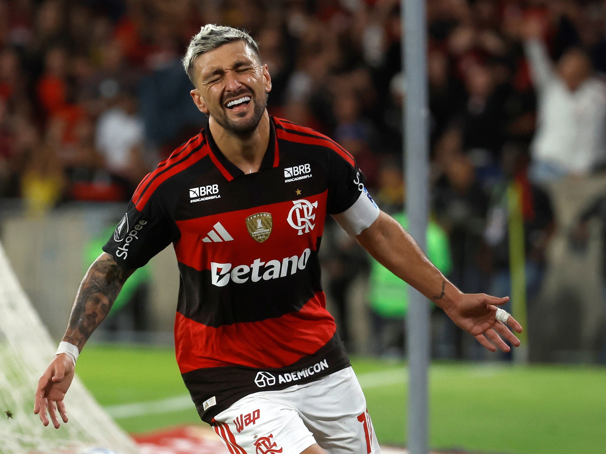Giorgian de Arrascaeta, de la Flamengo celebrand golul egalizator, in partida contand pentru sferturile de finala dintre Flamengo si Independiente del Valle, Stadion Maracana, Brazilia, FOTO/IMAGO