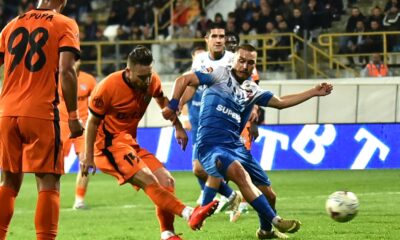 Ofri Arad si Antonio Bradu in meciul de fotbal dintre CS Gloria Bistrita si FCSB, contand pentru Cupaa Romaniei Betano, desfasurat pe Stadionul Jean Padureanu din Bistrita, joi 29 octombrie 2026. © FOTO:Alexandra Cristina Grigorescu/SPORT PICTURES