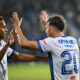Eduard Gabriel Radaslavescu îl felicită pe Matteo Alrich Mawule Ahlinvi dupa un gol marcat in meciul de fotbal dintre Farul Constanta si Petrolul Ploiesti, contand pentru Superliga Superbet, desfasurat pe Stadionul Central al Academiei Gheorghe Hagi din Ovidiu, duminica 11 octombrie 2026. © FOTO:Razvan Pasarica/SPORT PICTURES
