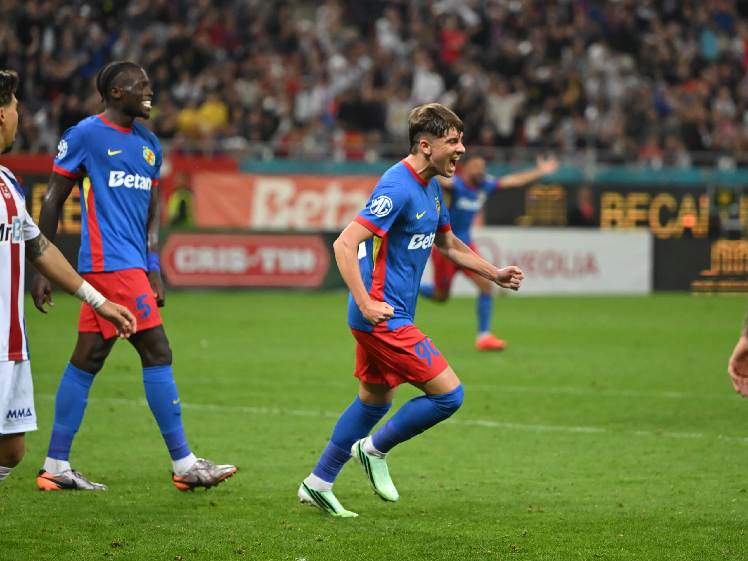 Alexandru Constantin Stoian se bucură dupa un gol marcat in meciul dintre FCSB si Otelul Galati, contand pentru Superliga Superbet, desfasurat pe Arena Nationala din Bucuresti, sambata 10 octombrie 2026. © FOTO:Razvan Pasarica/SPORT PICTURES