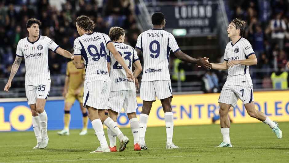 Marcus Thuram celebrand golul marcat alaturi de colegii lui, FOTO/Getty